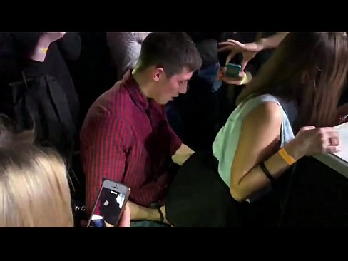 ❤️ Pravi seks u ruskom noćnom klubu. 18-godišnja Ruskinja u anusu i vagini pojebana u noćnom klubu ❤️❌ Seks video na bs.pornfuror.ru ️❤
